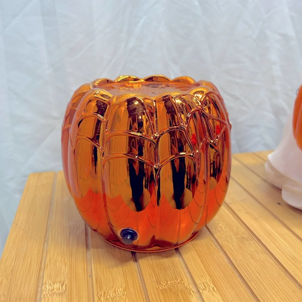 Bath and Body Works Pumpkin Spider Candle Holder LED with Skull - Picture 2 of 3